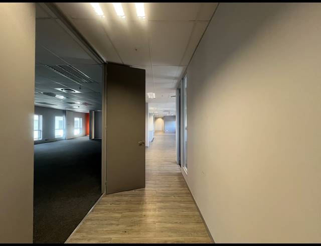 918M² OFFICE TO LET IN ROSEBANK